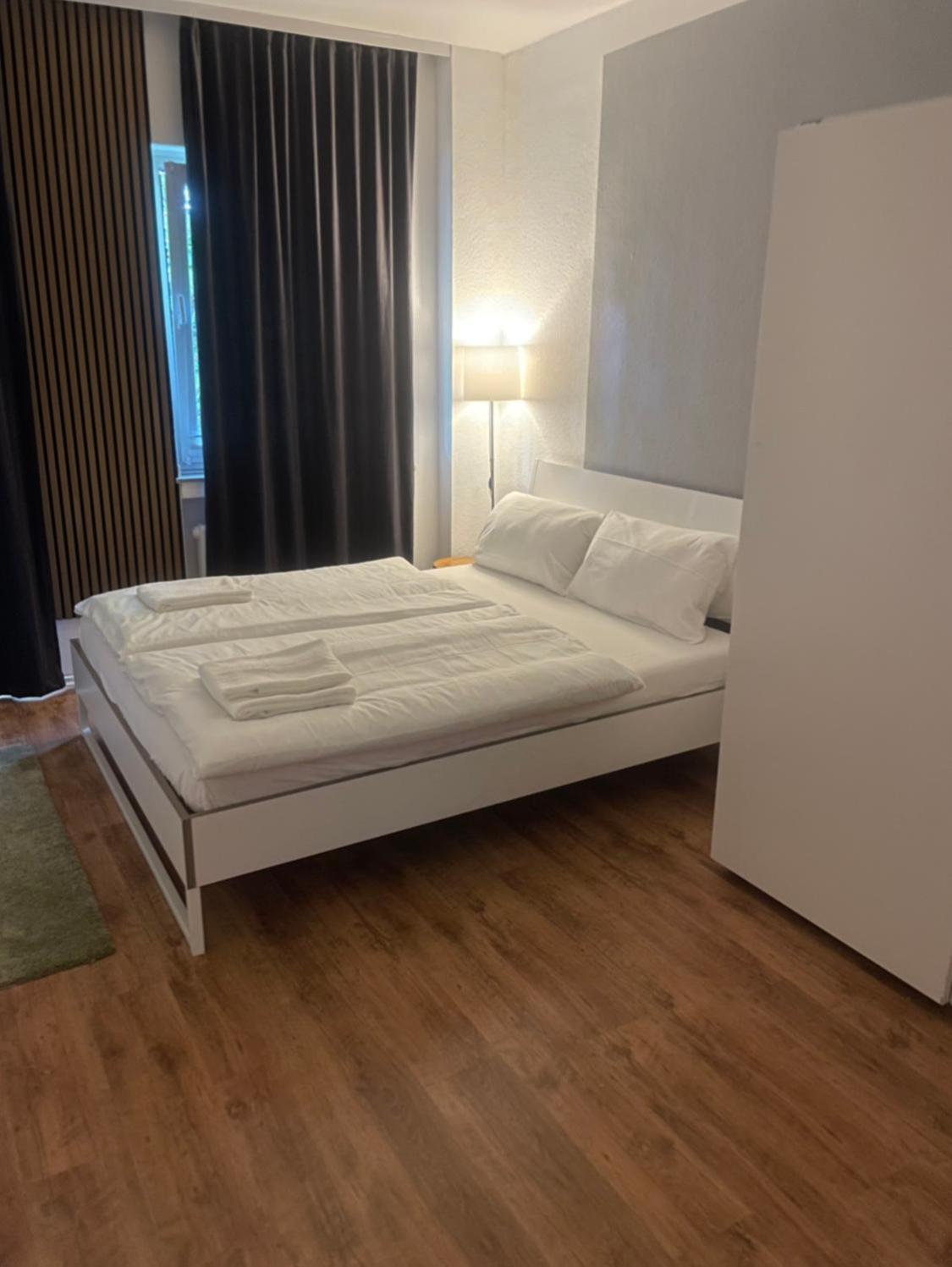 Koeln Wohnung 4 Min Naehe Von Hbf Und Dom Mit Garten ,Balkon & Office Bagian luar foto